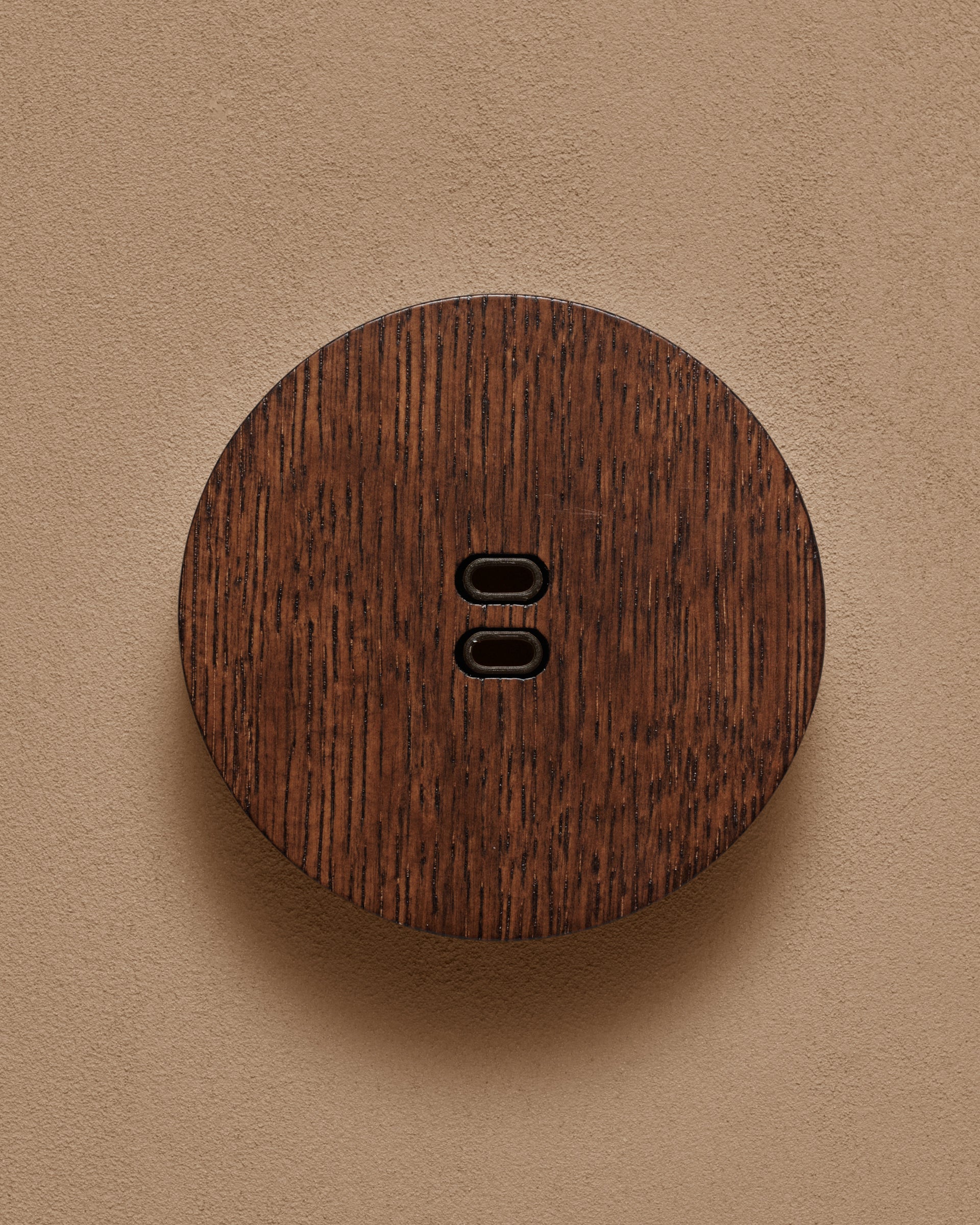 KLOSS USB C+C Rund - Varm Eik